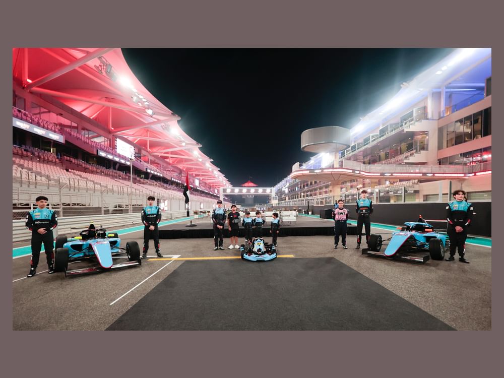 "ياس هيت" لسباقات السيارات يعلن تشكيلة سائقيه استعدادا للموسم الجديد