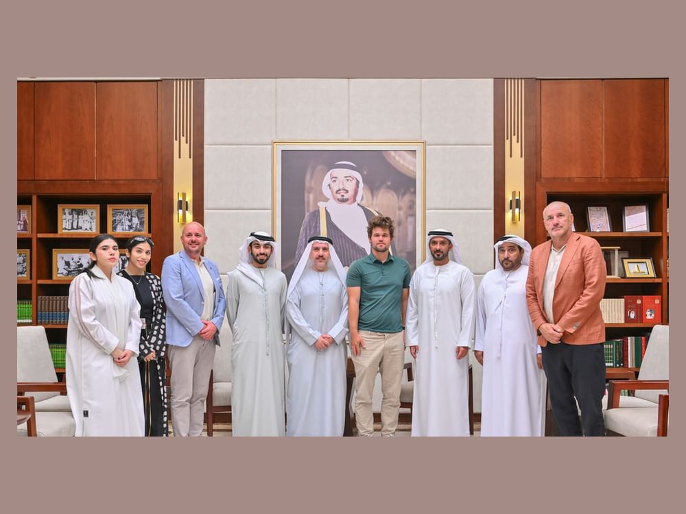 عبدالعزيز بن حميد يستقبل بطل العالم في الشطرنج ماغنوس كارلسن