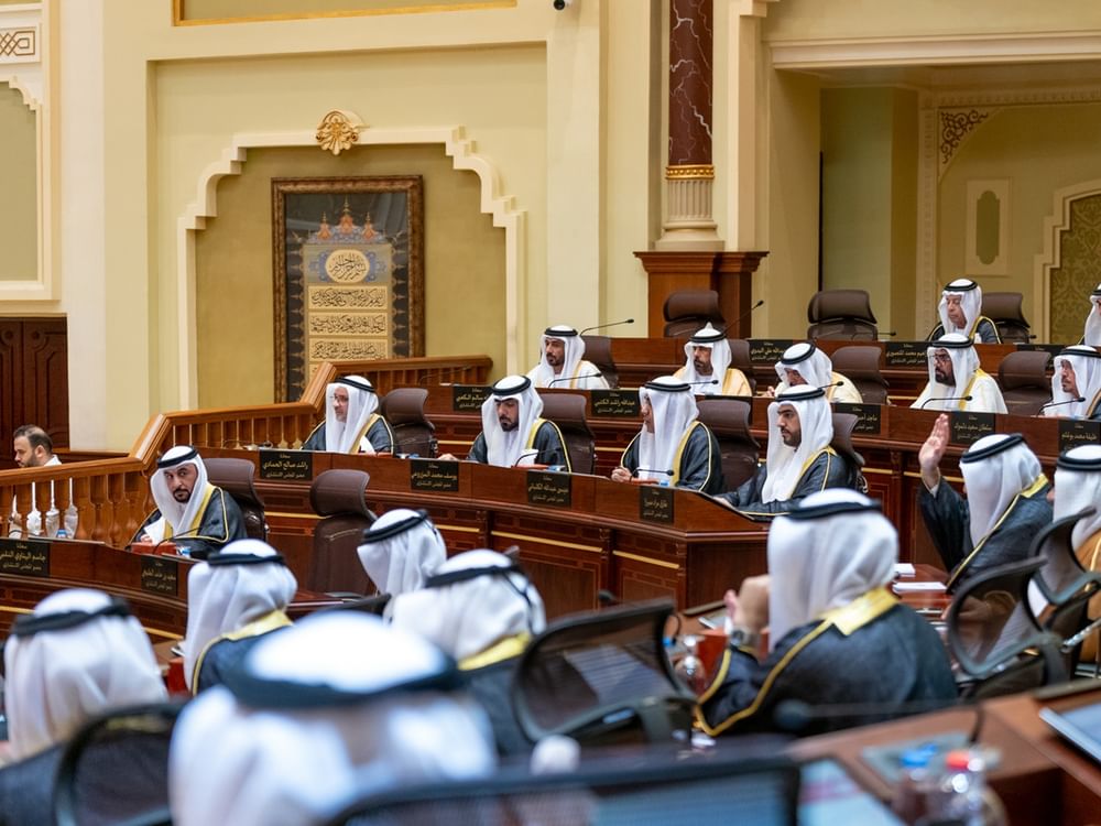 استشاري الشارقة يجيز مشروعي قانونين