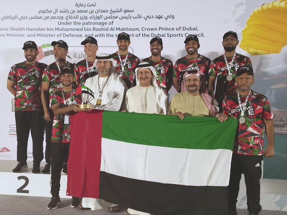 الإمارات تحقق 8 ميداليات في "دبي العالمية للقفز بالمظلات"