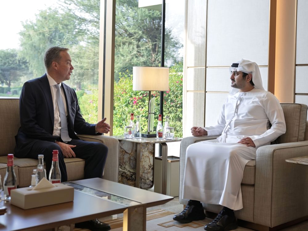 Maktoum bin Mohammed recibe al presidente y consejero delegado del Foro Económico Mundial