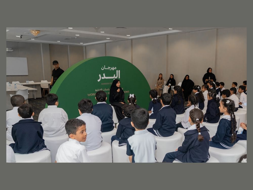 في أسبوعه الثاني .. مهرجان البدر يجمع بين السرد القصصي والزخرفة الإسلامية وتجليات الحرف العربي