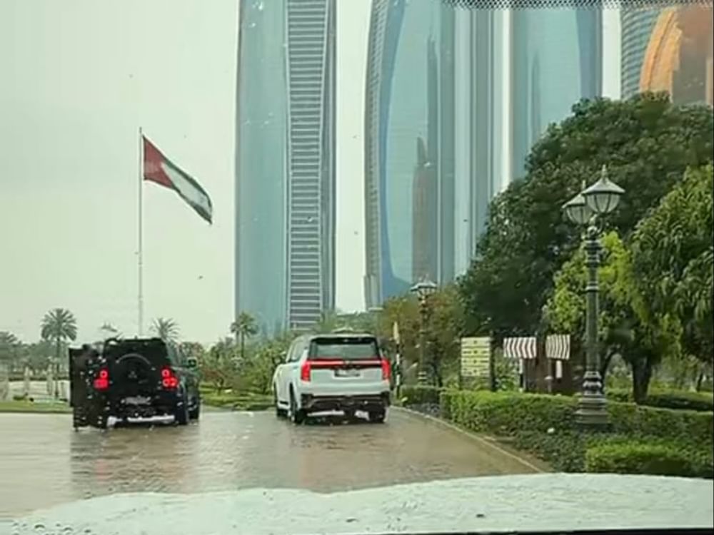 أمطار الخير تعم الدولة.. تفاوت في الغزارة مصحوب بالبرد والرعد حتى مساء اليوم