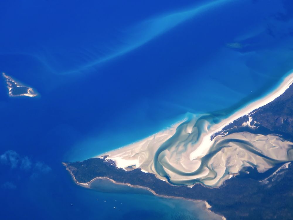 Thousands of Australians without power after tropical cyclone hits Queensland