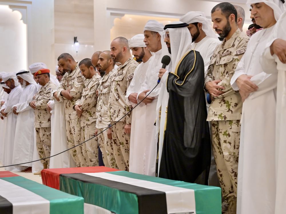 قائد القوات الجوية والدفاع الجوي يحضر مراسم دفن شهيدَي الوطن