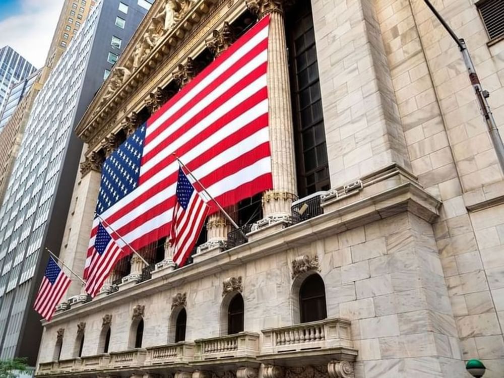 US stocks higher at close of trade