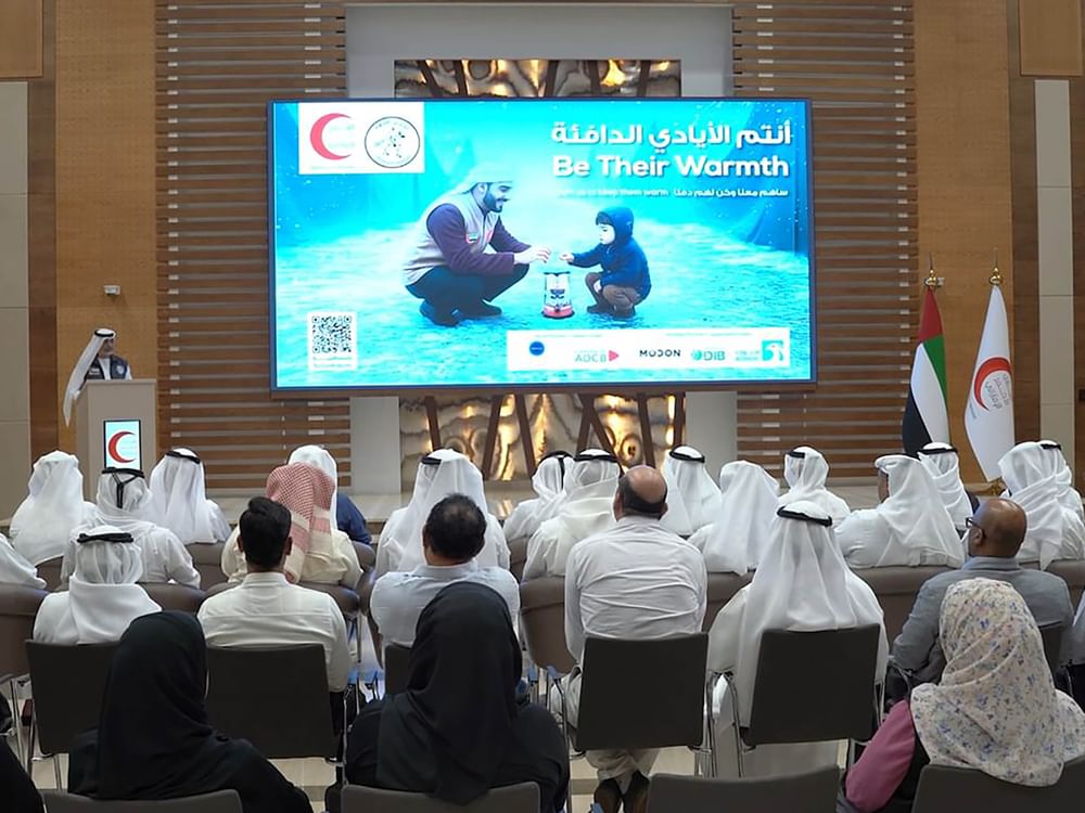 بتوجيهات حمدان بن زايد.. "الهلال الأحمر" يدشّن حملة المساعدات الشتوية لدعم 1.8 مليون شخص في 24 دولة