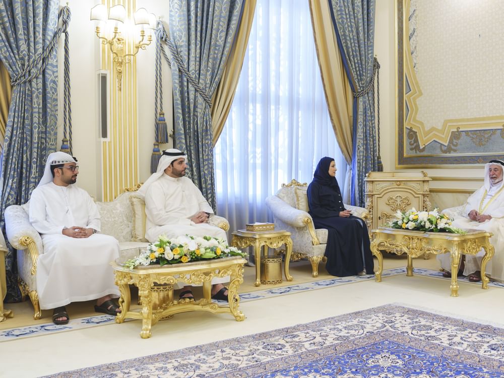 حاكم الشارقة يستقبل وزيرة التربية والتعليم