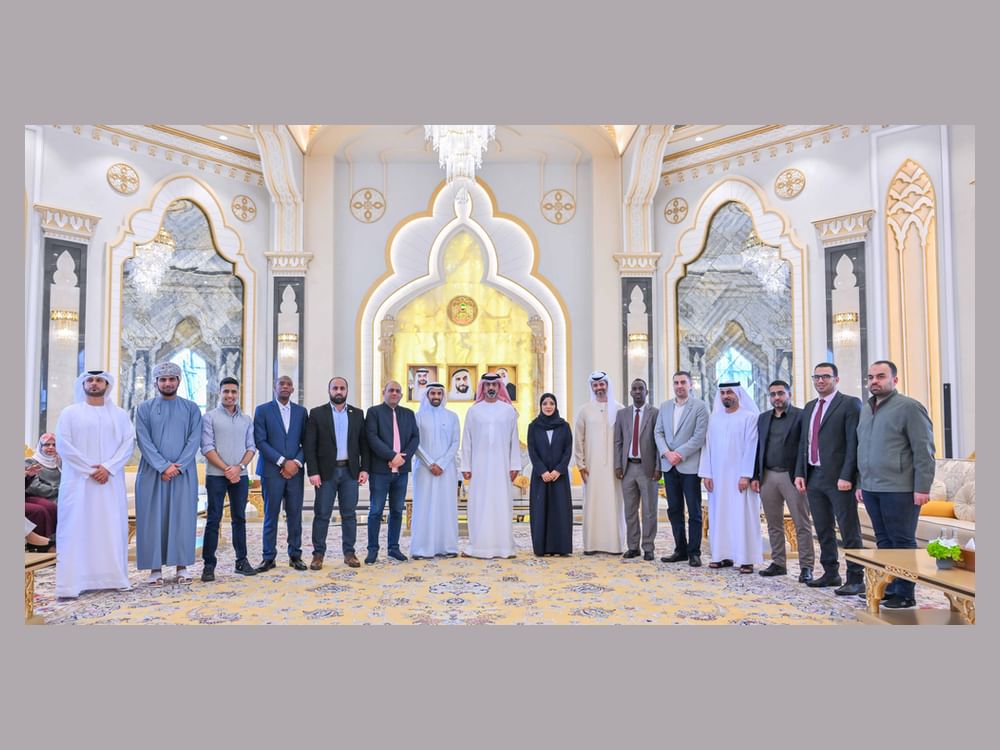 عمار بن حميد يستقبل منتسبي برنامج "قيادات حكومات المستقبل في العالم العربي"