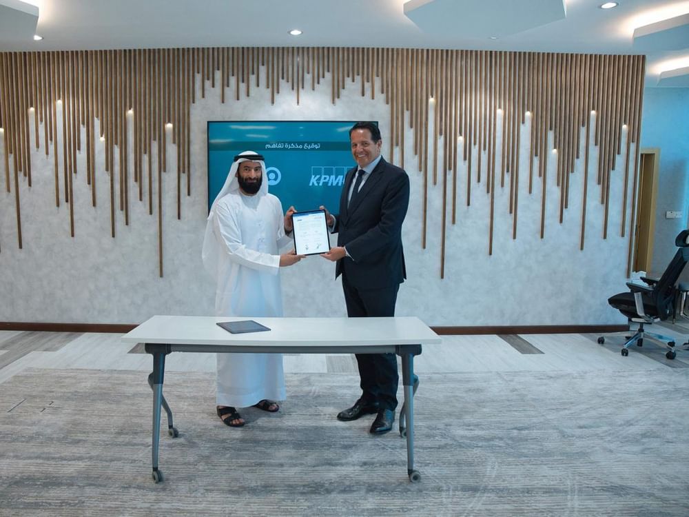 "مجلس تنمية الموارد البشرية" يوقع شراكة مع "كي بي إم جي - الخليج" لتعزيز التوطين