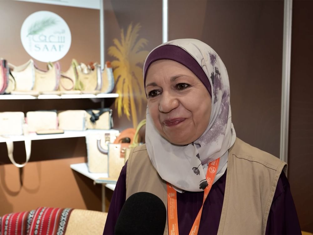 مشاركات عربية تستعرض مشاريع تدوير مخلفات النخيل خلال معرض أبوظبي للتمور