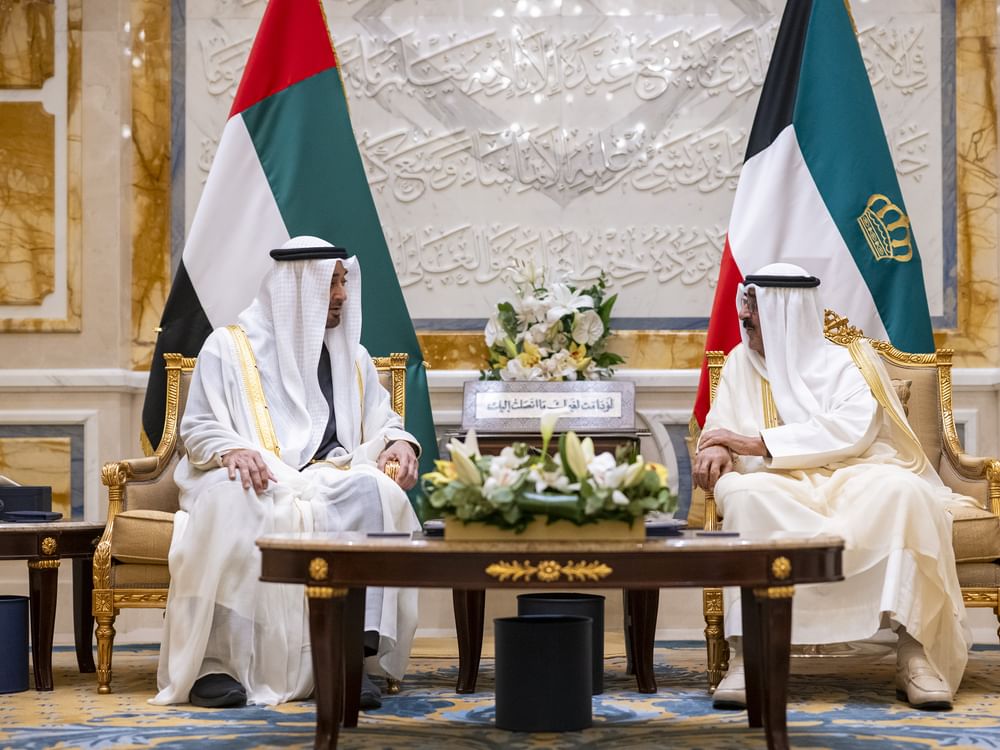 UAE President, Emir of Kuwait discuss fraternal ties, regional developments