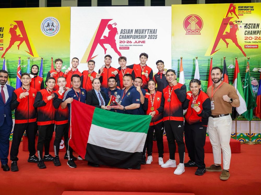 منتخب الإمارات للمواي تاي يحصد 16 ميدالية ويتصدر فئة الرجال في بطولة آسيا