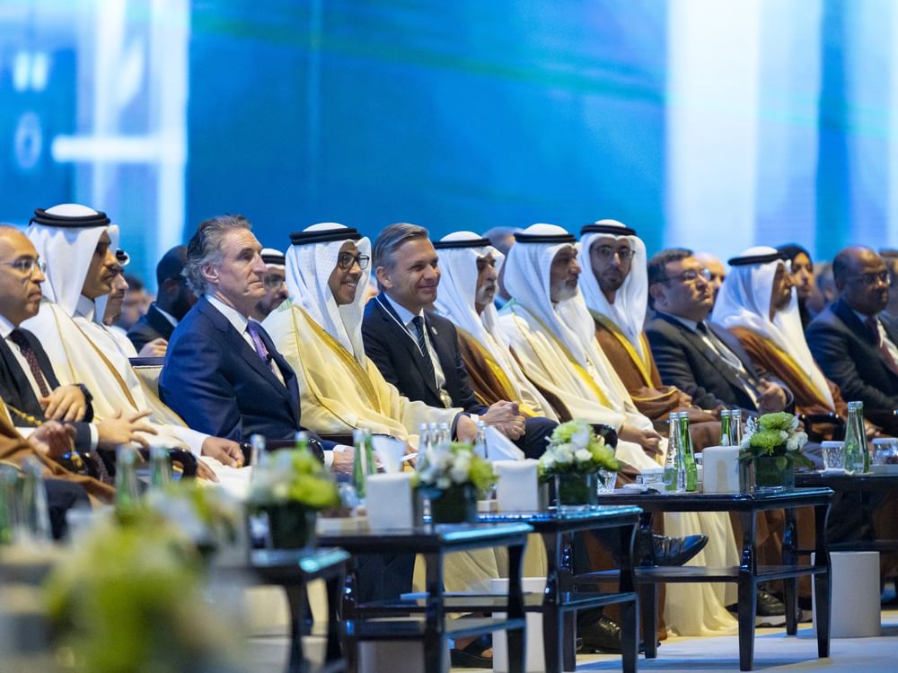 شیخ منصور بن زاید النہیان نے ابوظہبی انٹرنیشنل پٹرولیم ایگزیبیشن اینڈ کانفرنس کا افتتاح کیا