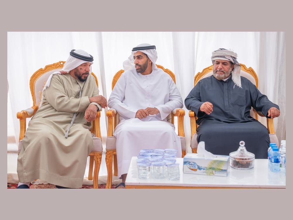 خالد بن سعود يقدم واجب العزاء في وفاة سالم خلفان النقبي