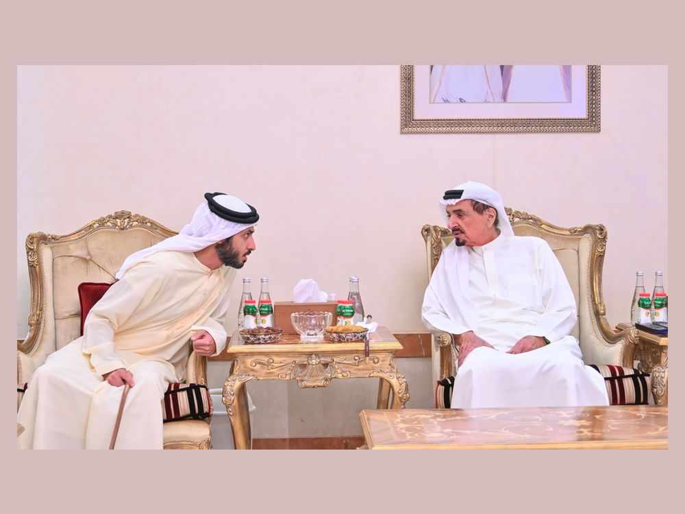 حاكم عجمان وولي عهده يتقبلان تهاني زايد بن حمد بشهر رمضان