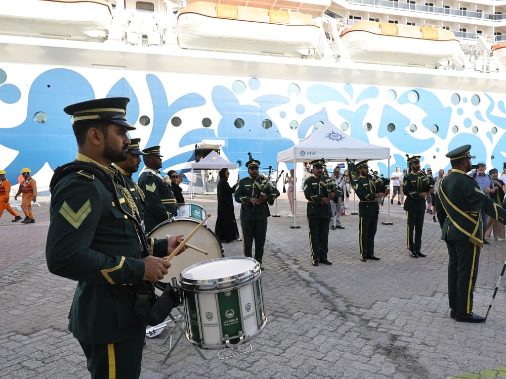 استقبال مميز من شرطة دبي لـ 5400 سائح يرسخ مكانة الإمارة وجهة عالمية