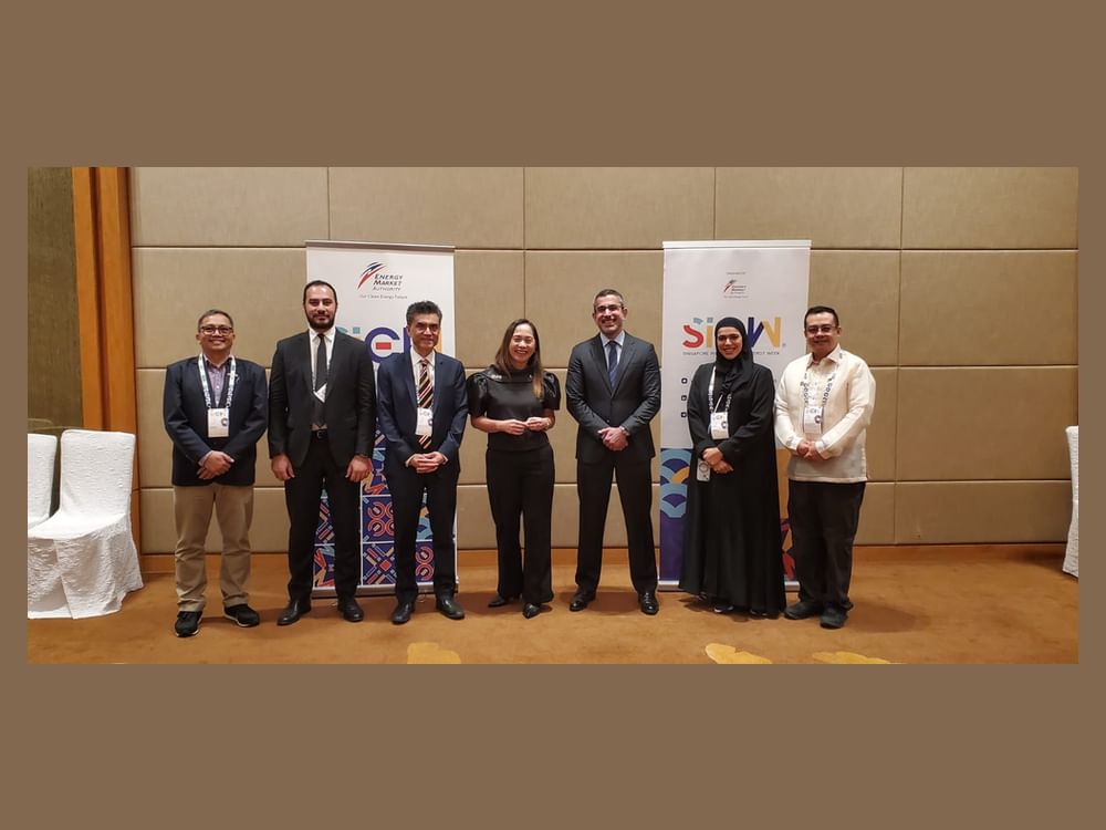 الإمارات تعرض رؤيتها لتسريع التحول للطاقة النظيفة في "أسبوع الطاقة الدولي" بسنغافورة