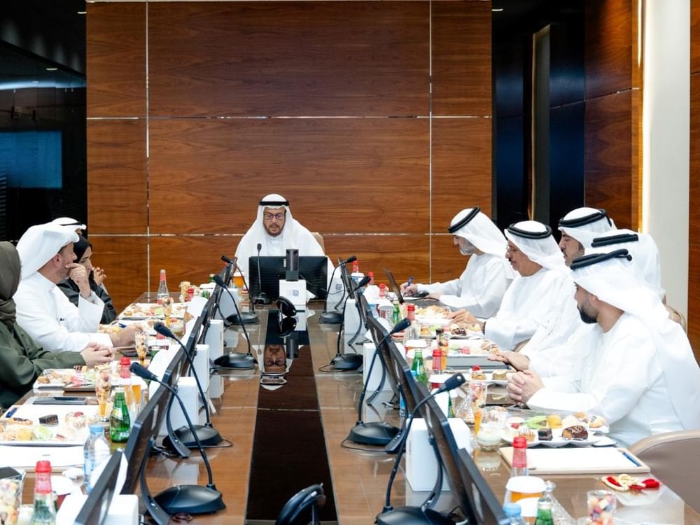 مجلس إدارة غرفة عجمان يستعرض مشاريع وخدمات الغرفة