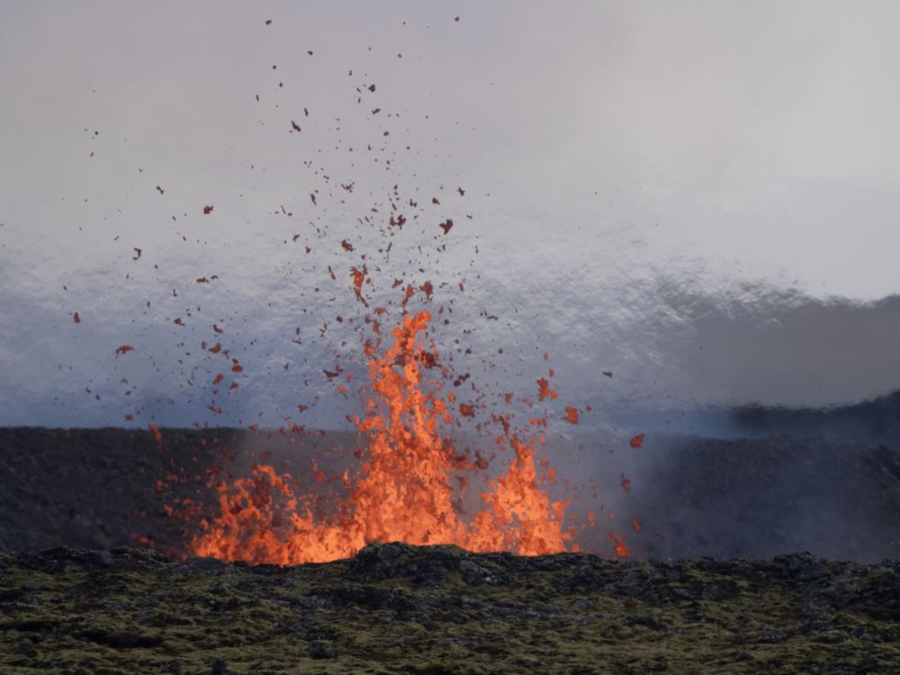冰岛西南部发生火山喷发 为近年来第12次