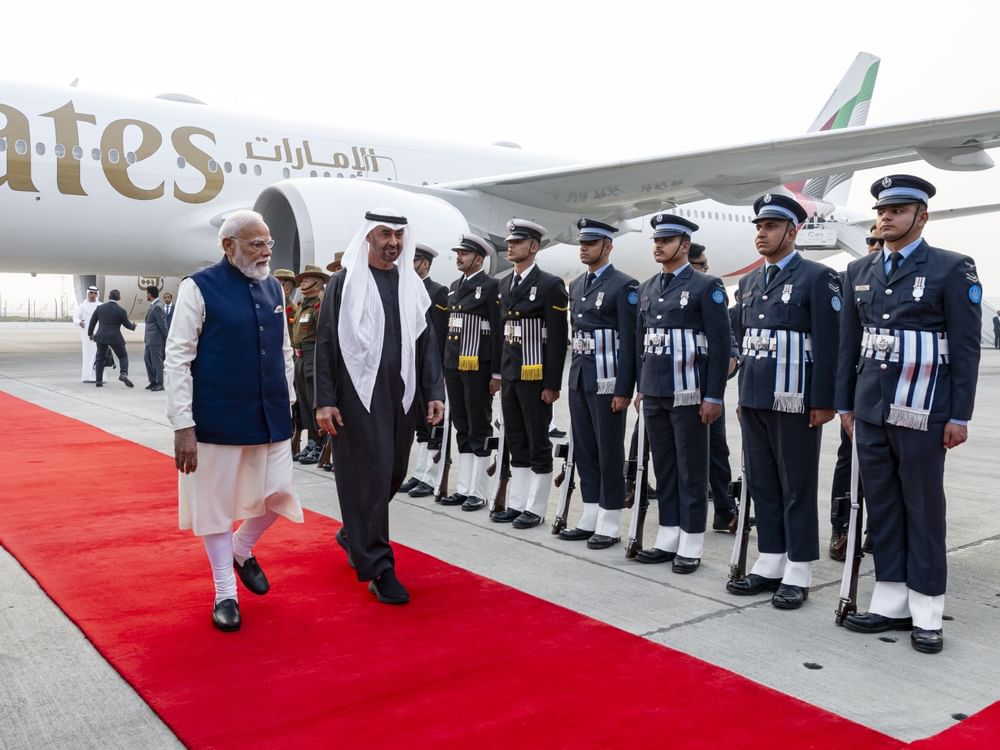 El presidente de Emiratos Árabes Unidos llega a la India en visita de trabajo