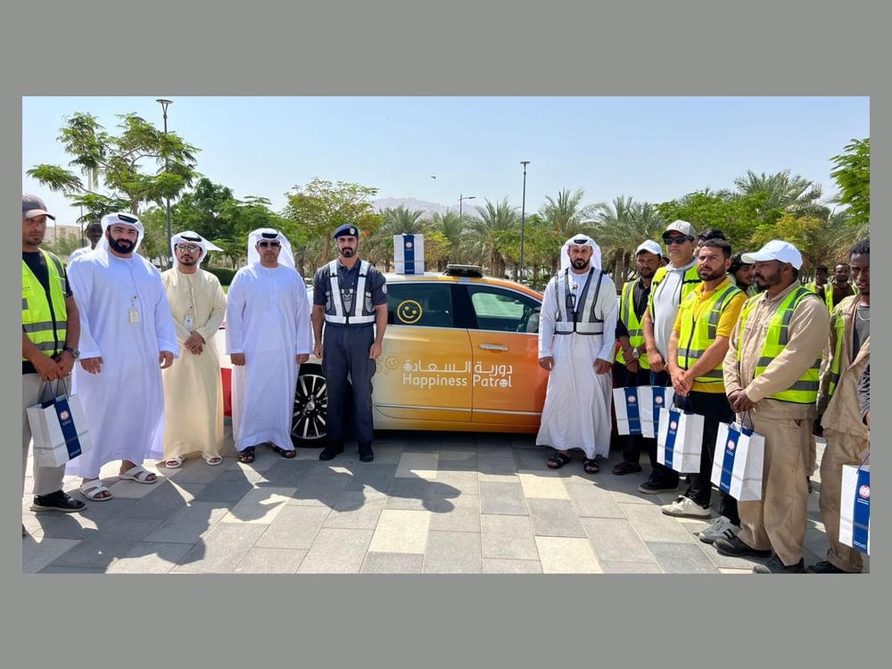 شرطة أبوظبي تنظم مبادرات ترفيهية وصحية للعمال في يومهم