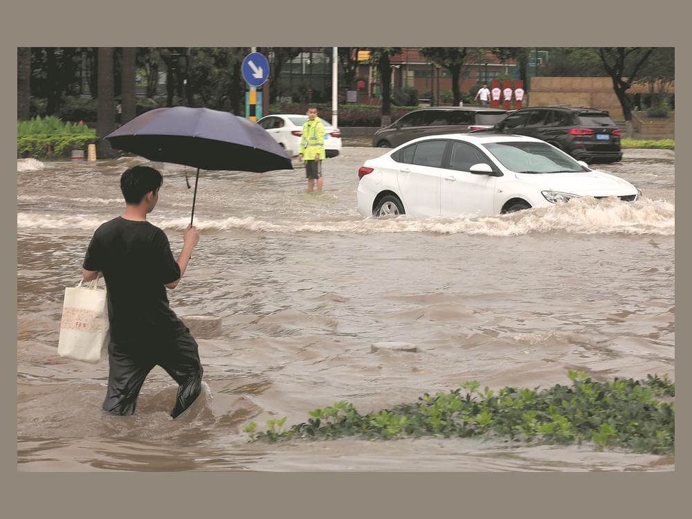 Travel precautions in place following last week's deadly highway collapse in China