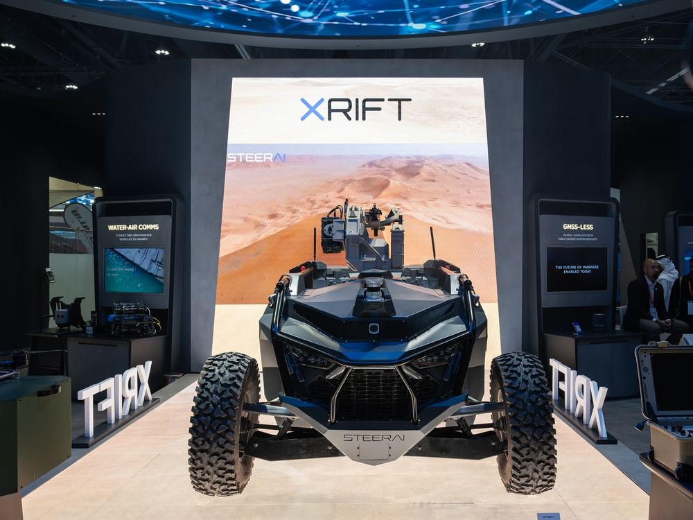 "ATRC" يعرض مركبة إماراتية روبوتية للصحراء خلال يومكس 2026  