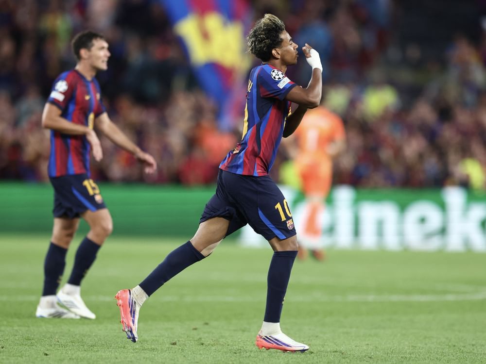 فوز برشلونة وشتوتغارت في دوري أبطال أوروبا لكرة القدم