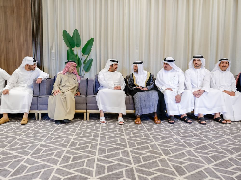 مكتوم بن محمد يحضر أفراح الحمادي والرفيع