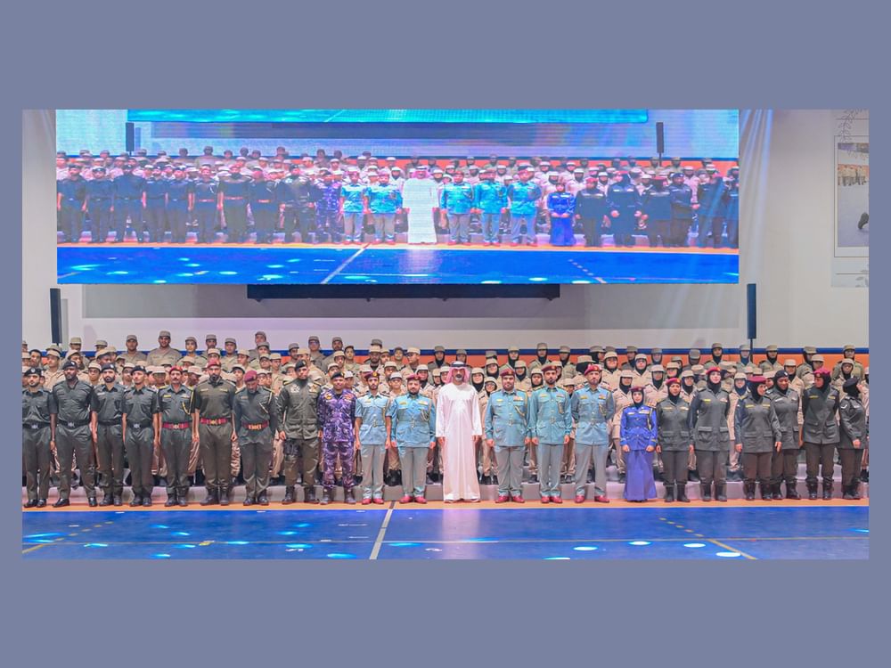 عمار بن حميد يشهد حفل تخريج طلبة برنامج "شرطة المستقبل"