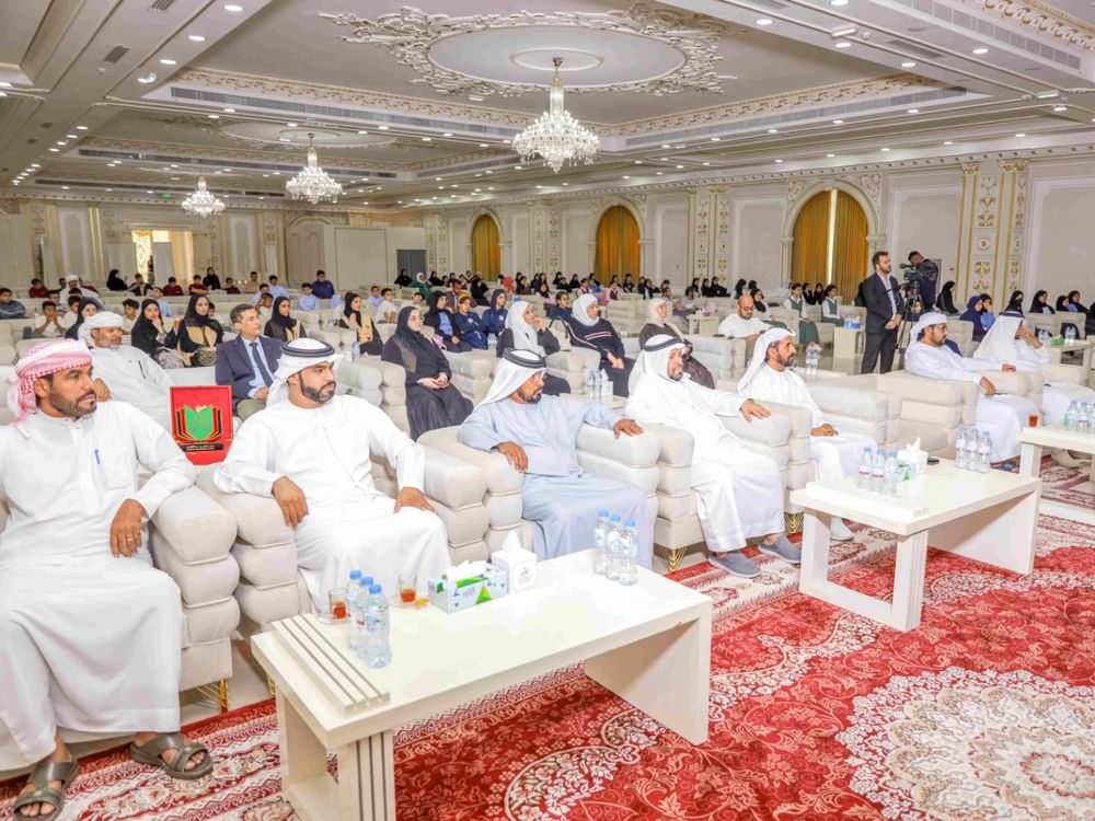 محاضرة بمركز سالم بن حم بعنوان "السنع الإماراتي وتحديات وسائل التواصل الاجتماعي"