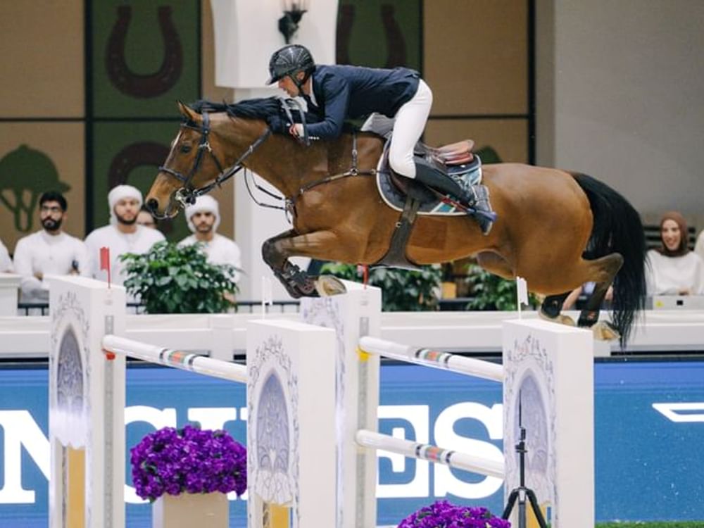 " أبوظبي للفروسية" يعتمد الترتيبات الفنية والتنظيمية لكأس رئيس الدولة لقفز الحواجز