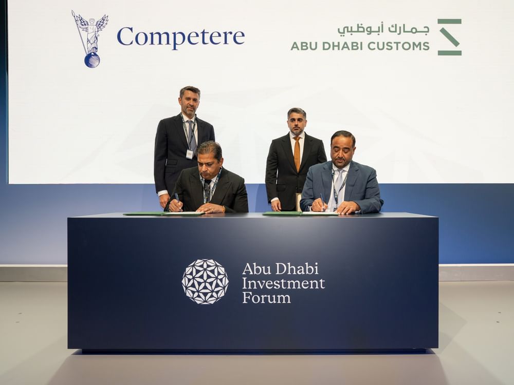 جمارك أبوظبي و"كومبيتير" البريطانية تتعاونان لتسهيل التجارة