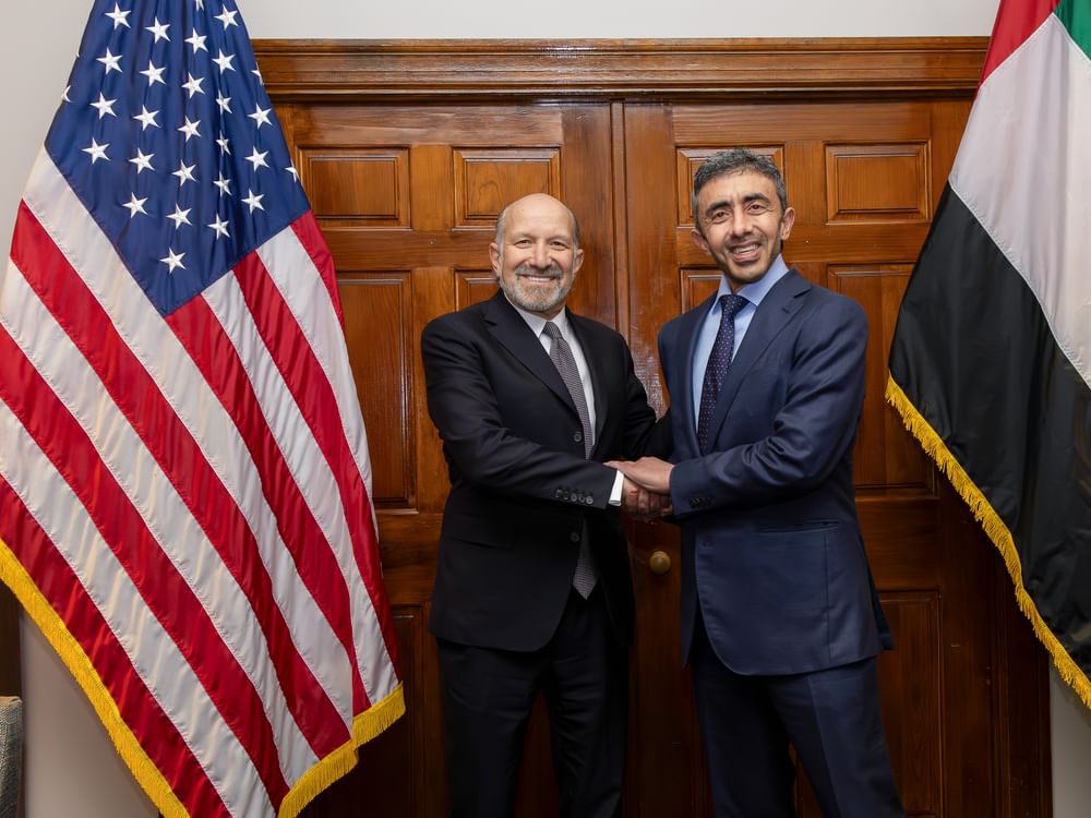 Abdullah bin Zayed meets US Secretary of Commerce in Washington