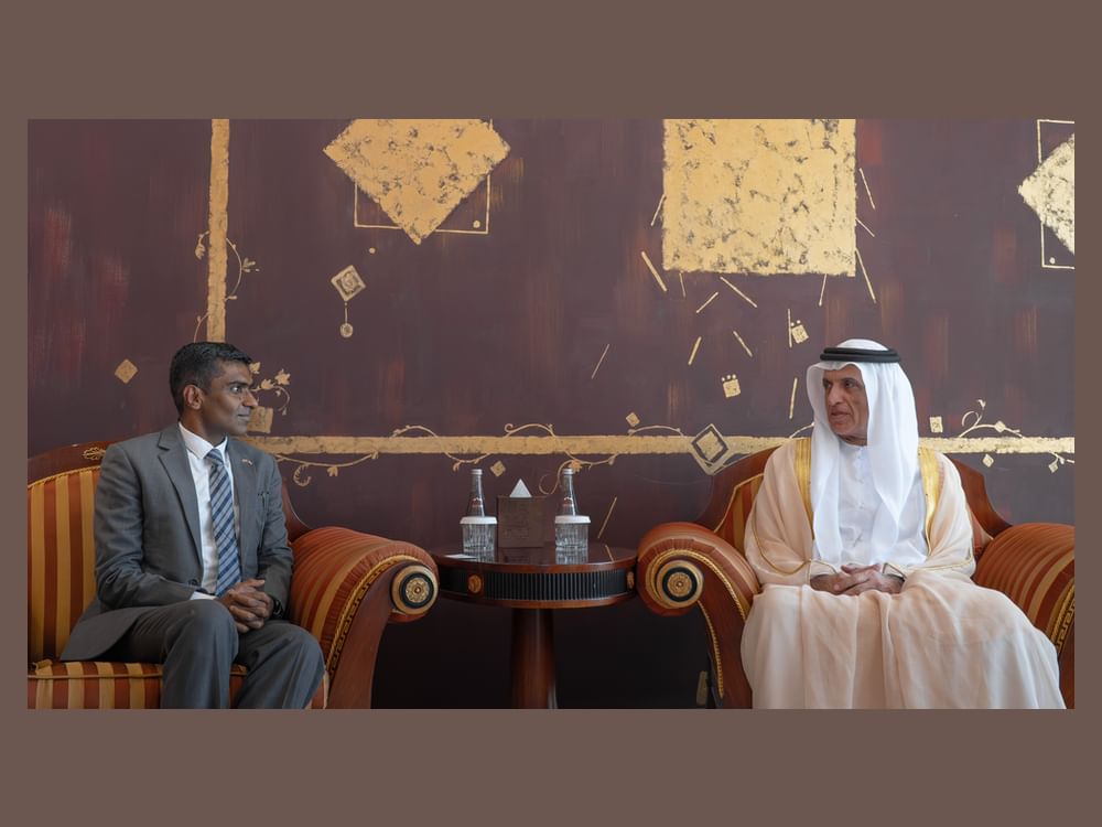 سعود بن صقر يستقبل قنصل عام الهند