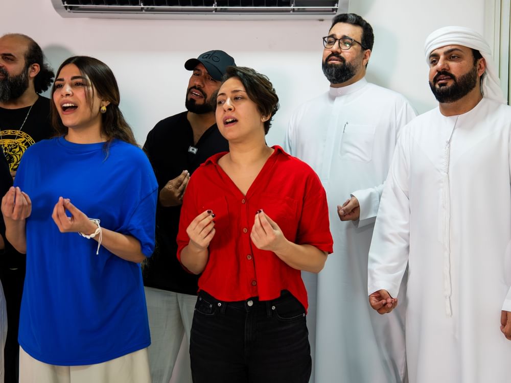 مسرح دبي يطلق ورشة الغناء الجماعي "الكورال"