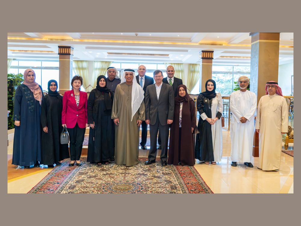 سعود بن صقر يستقبل أعضاء