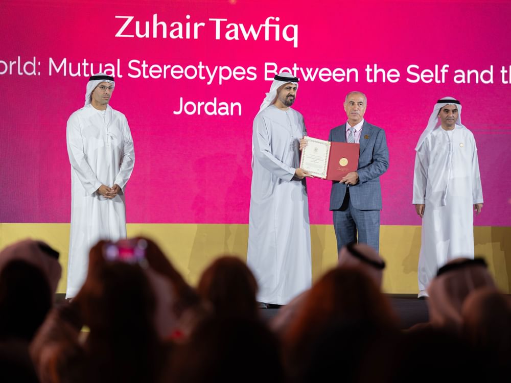 تحت رعاية رئيس الدولة.. ذياب بن محمد بن زايد يكرِّم الفائزين في الدورة الـ20 من جائزة الشيخ زايد للكتاب
