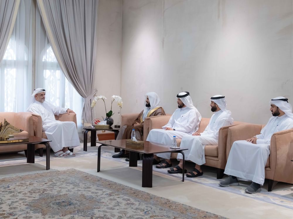 ولي عهد الشارقة يستقبل القارئ رعد الكردي