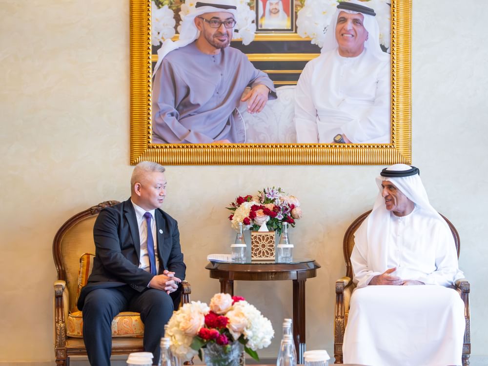 سعود بن صقر يستقبل وفداً من جامعة غوانجو للطب الصيني