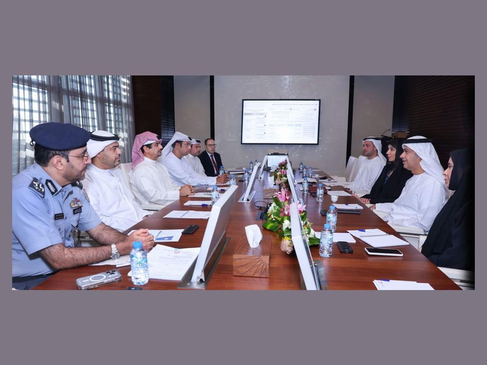 "قضاء أبوظبي" و"تنمية المجتمع" تبحثان تطوير برامج الدمج المجتمعي لنزلاء المنشآت العقابية والإصلاحية