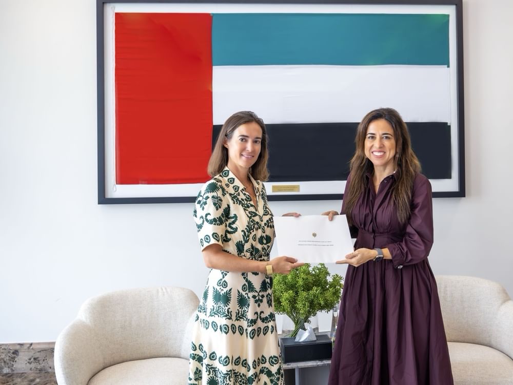 Lana Nusseibeh receives credentials copy from Ambassador of the Republic of France
