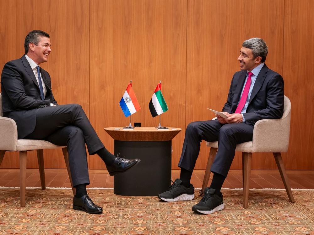 Ministro das Relações Exteriores dos Emirados discute cooperação com presidente do Paraguai à margem da Assembleia Geral da ONU