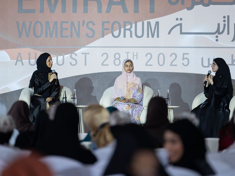 منتدى المرأة الإماراتية يسلط الضوء على قصة نجاح فتاتين إماراتيتين قدمتا إنجازات في سن مبكرة