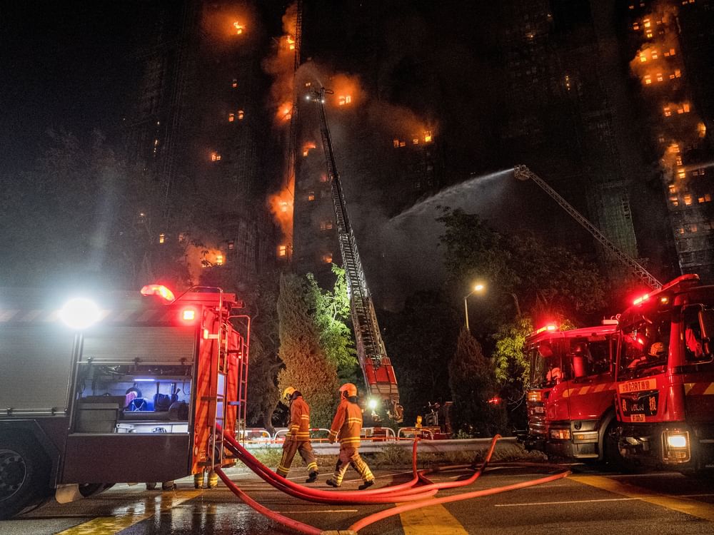 مصرع 36 وفقدان المئات في حريق بأبراج سكنية في هونغ كونغ