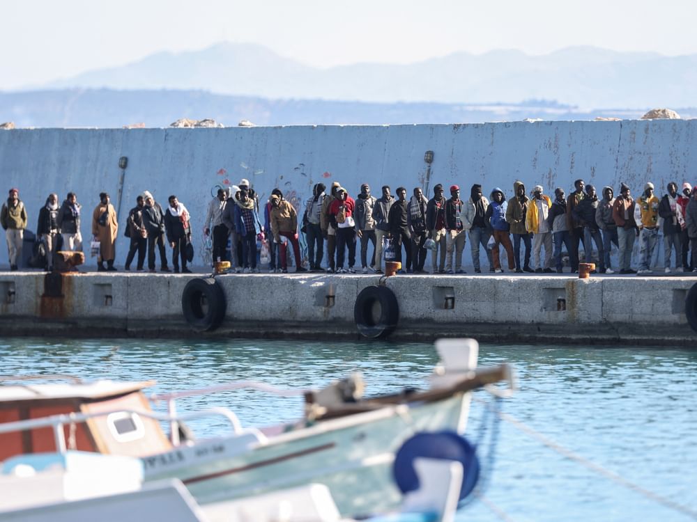 Greek Coast Guard rescues 840 migrants south of Crete over five days