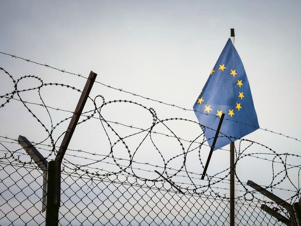 Illegal border crossings into Europe drop in Q1