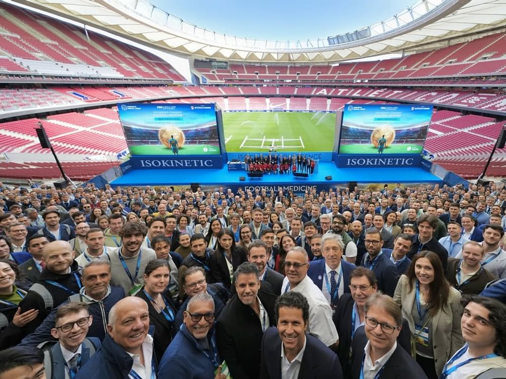 الإمارات تعرض تجربتها في طب كرة القدم النسائية بمؤتمر مدريد