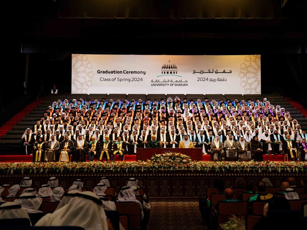 سلطان بن أحمد القاسمي يشهد حفل تخريج طلاب جامعة الشارقة